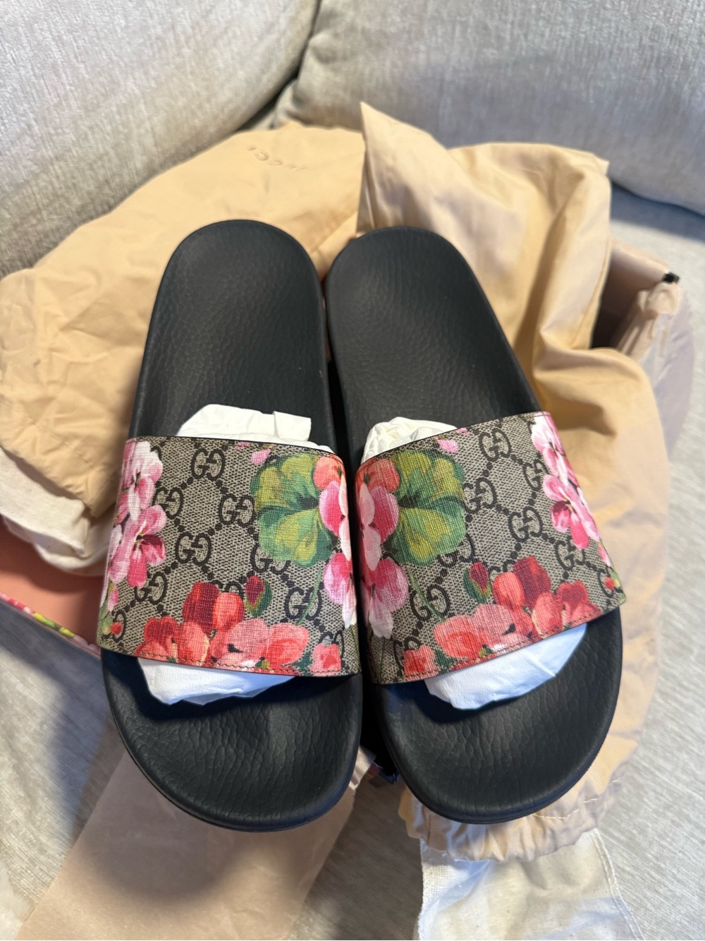 Gucci GG Supreme Blooms Floral Print Monogram Slide Sandals - W11